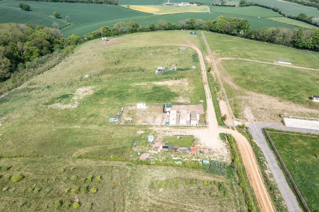 Property photo 2 of 11