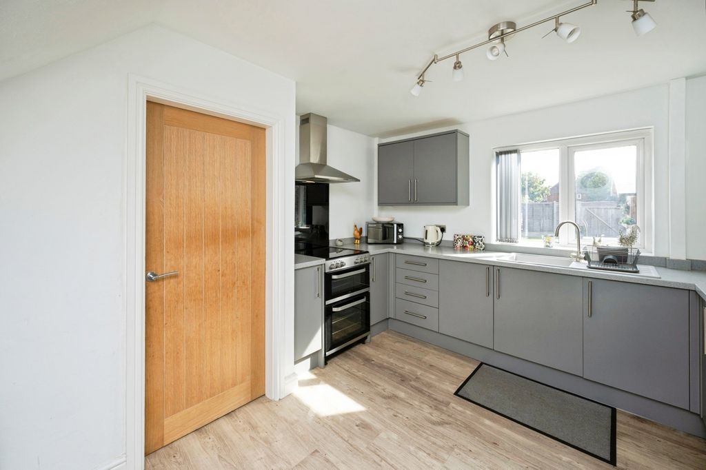 Property photo 3 of 19 Pbox-Img.Jpg