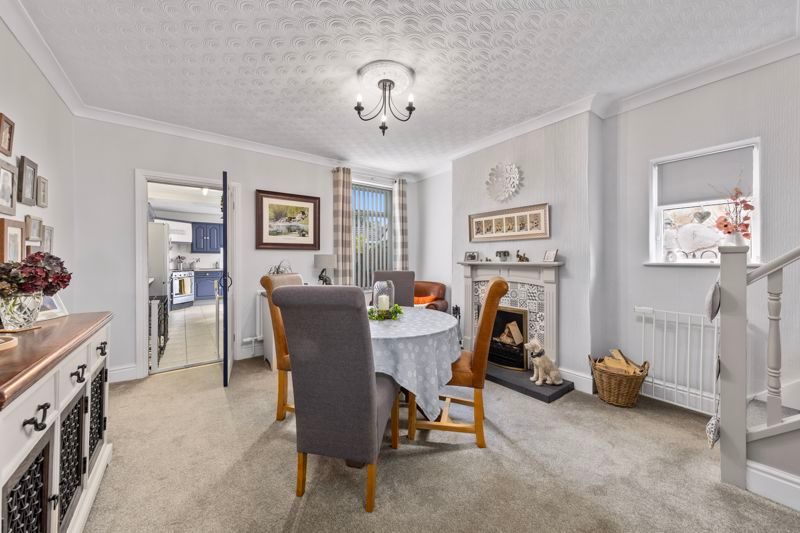 Property photo 3 of 25 Dining-Room