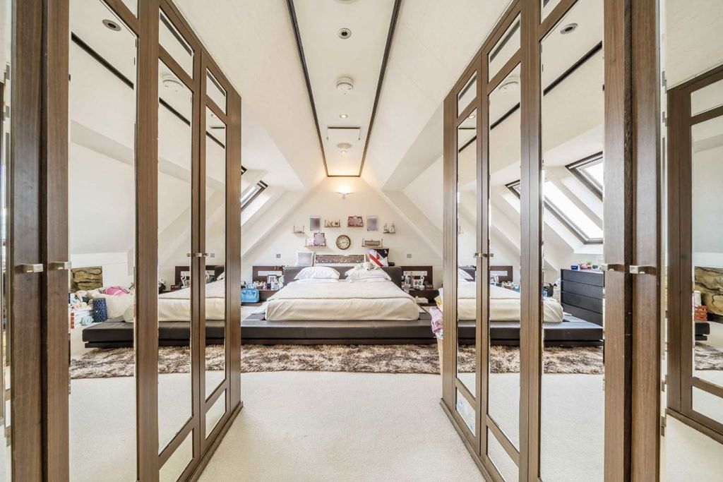 Property photo 3 of 11