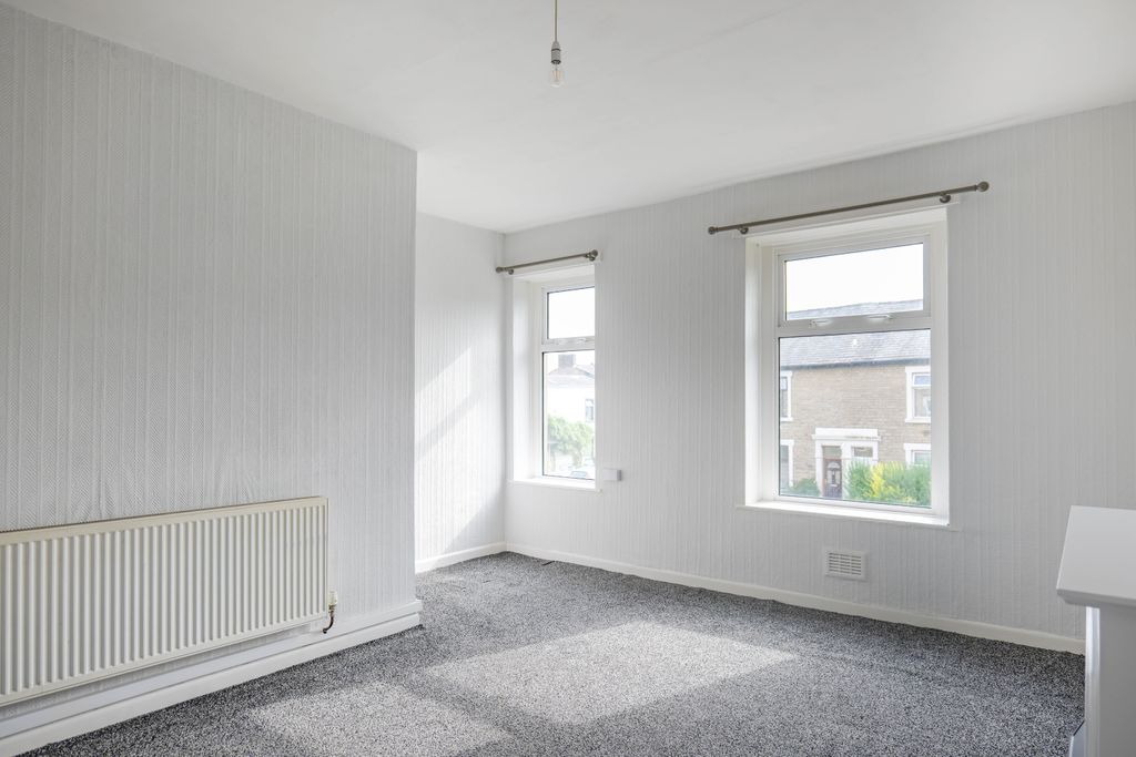 Property photo 3 of 26