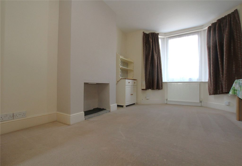 Property photo 2 of 9 Picture No. 11