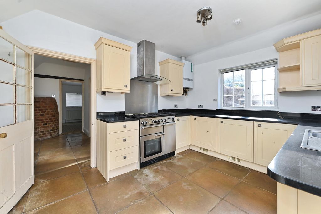Property photo 2 of 18 Kitchen