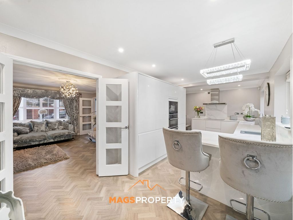 Property photo 3 of 36