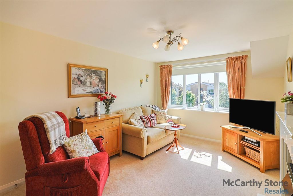 Property photo 2 of 15 010.Jpg