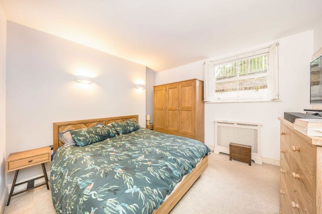 Property photo 3 of 7
