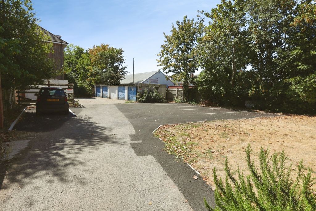 Property photo 2 of 16 Pbox-Img.Jpg