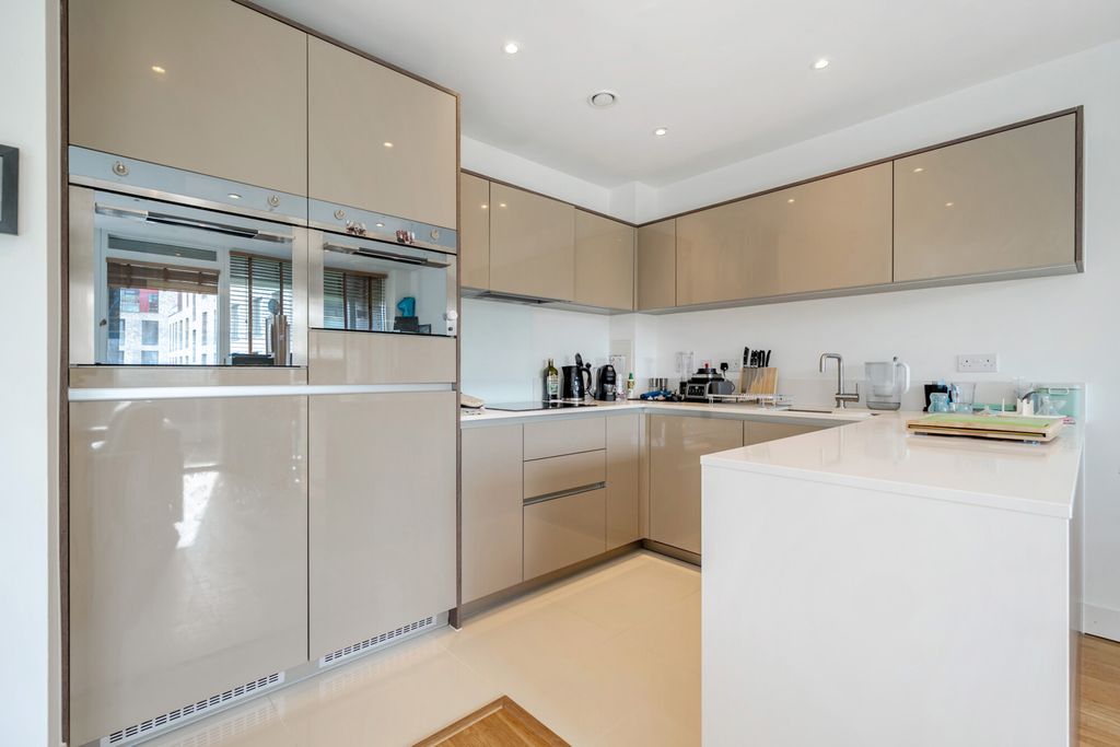 Property photo 3 of 14 1455247-8-6A04B40...