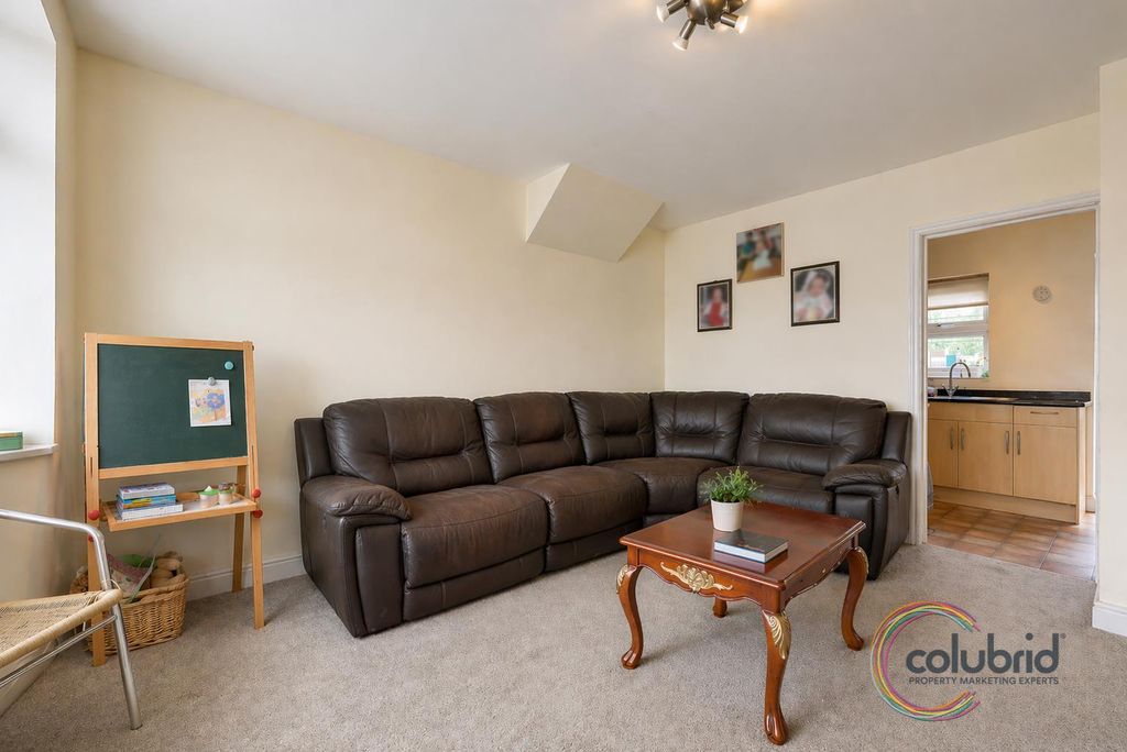 Property photo 3 of 13