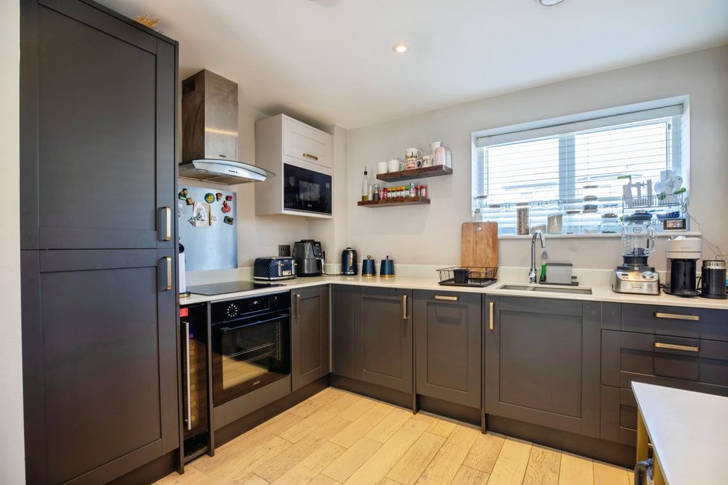 Property photo 3 of 15 Kitchen