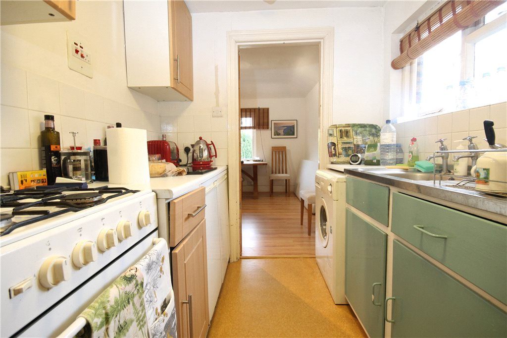 Property photo 3 of 8 Kitchen