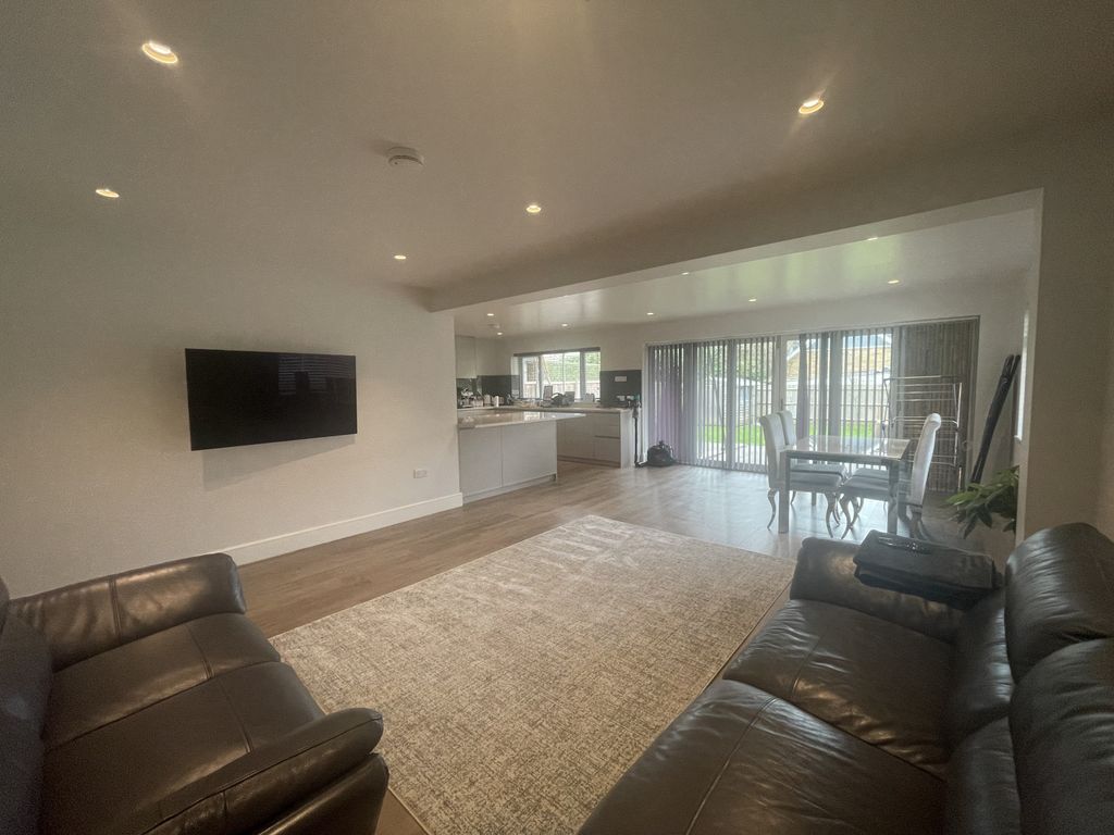 Property photo 3 of 12 Gallery