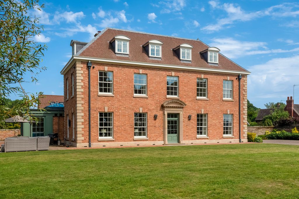 Property photo 1 of 50