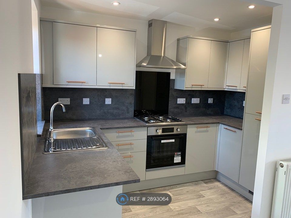 Property photo 1 of 21 Newly Fitted, Modern Kitchen