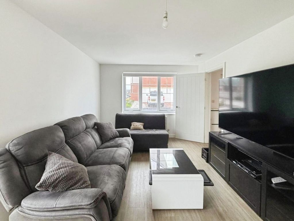 Property photo 3 of 23 Pbox-Img.Jpeg