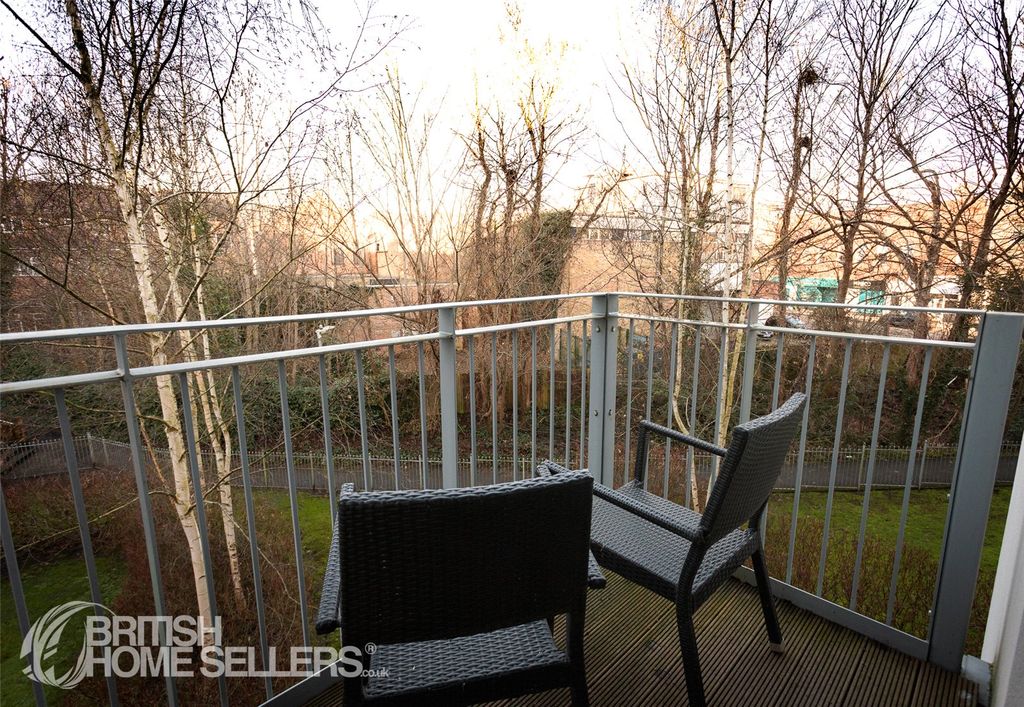 Property photo 3 of 22 Picture No. 14