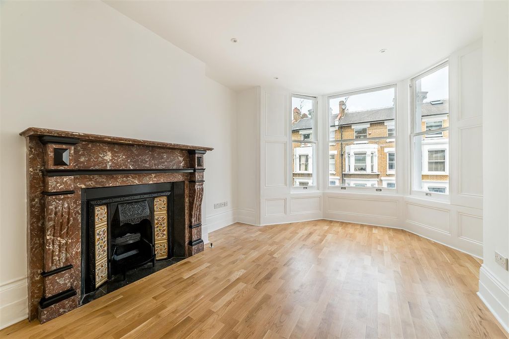 Property photo 3 of 9 Lettings Hammersmith Batoum Gardens  - Reception.J