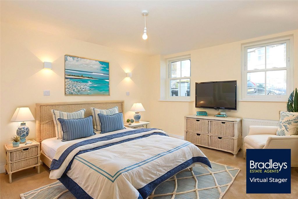 Additional image 8 of 2 bed flat for salePenrose Terrace, Penzance, Cornwall TR18