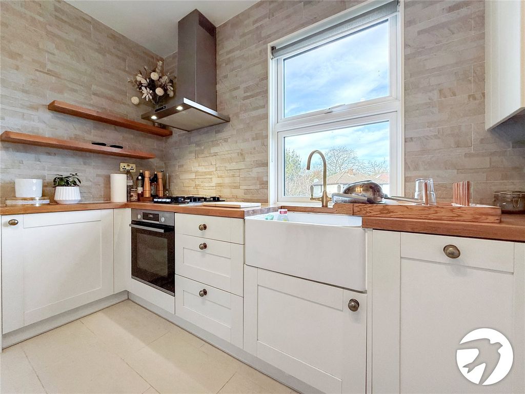 Property photo 3 of 12 Kitchen