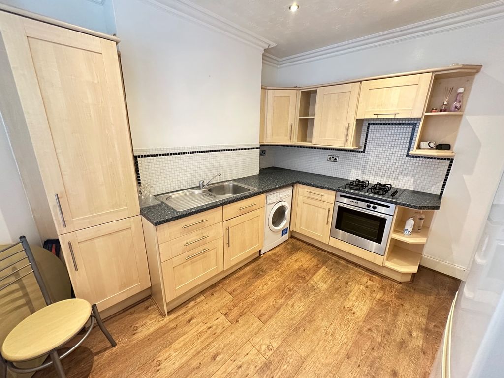 Property photo 3 of 6 4754262