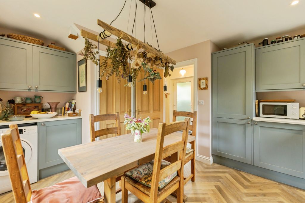 Property photo 1 of 30