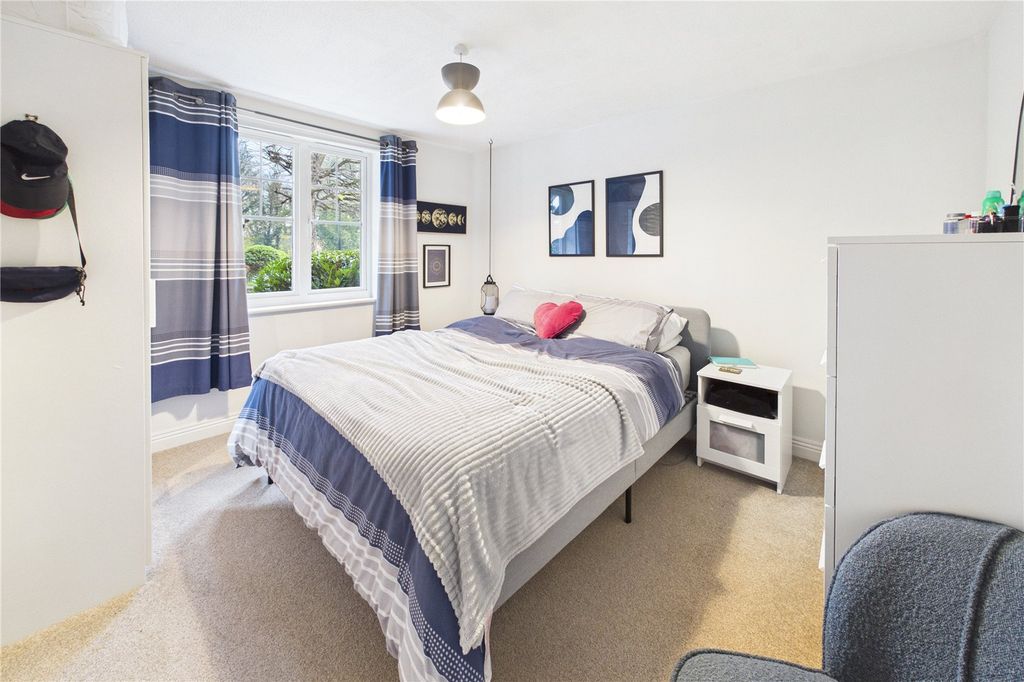 Property photo 3 of 11 Bedroom