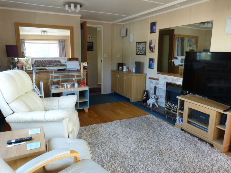 Property photo 2 of 17 Lounge