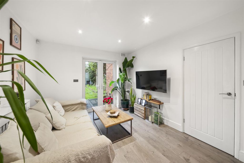 Property photo 3 of 13