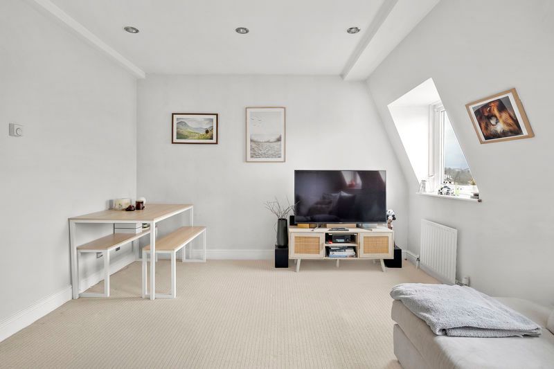 Property photo 2 of 14 Photo 12