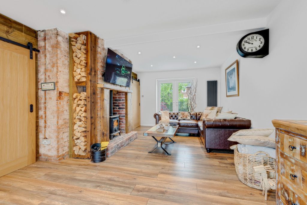 Property photo 2 of 18