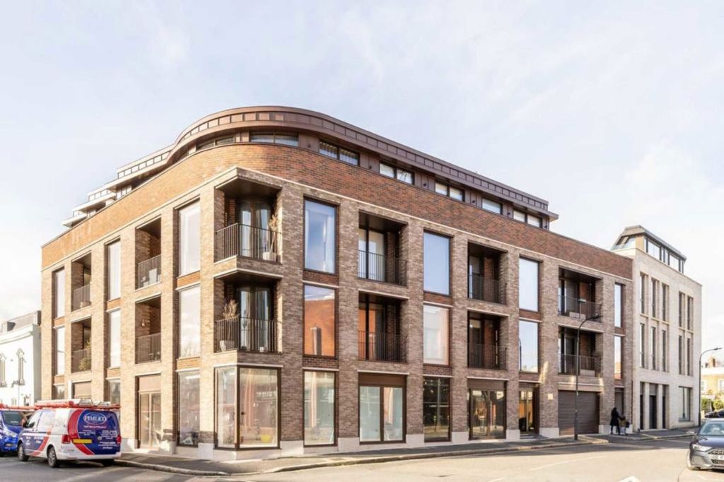 Property photo 1 of 8