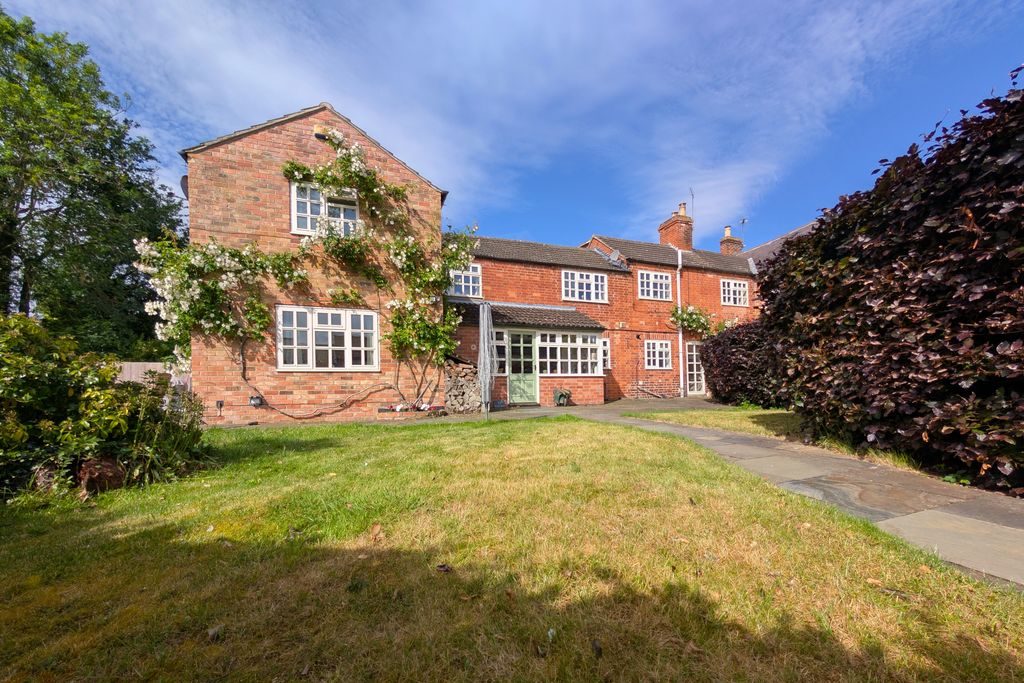 Property photo 1 of 47