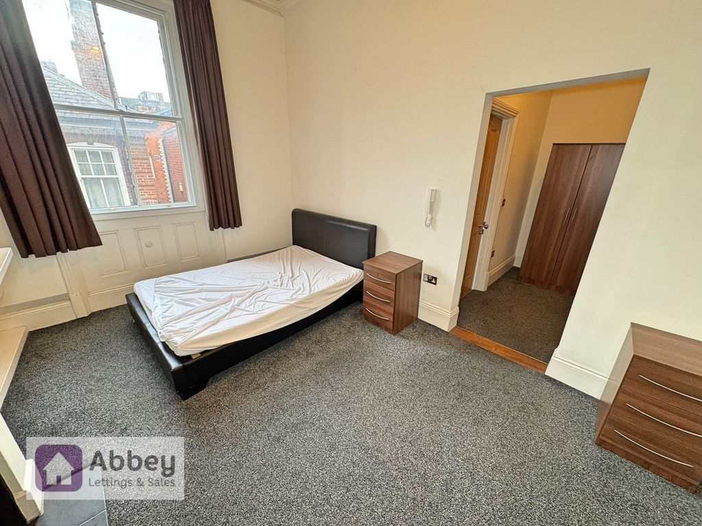 Property photo 3 of 12 Bedroom 4