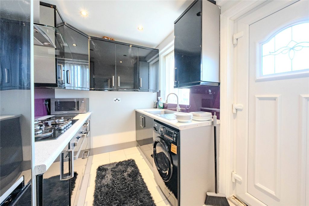 Property photo 3 of 19 Picture No. 08