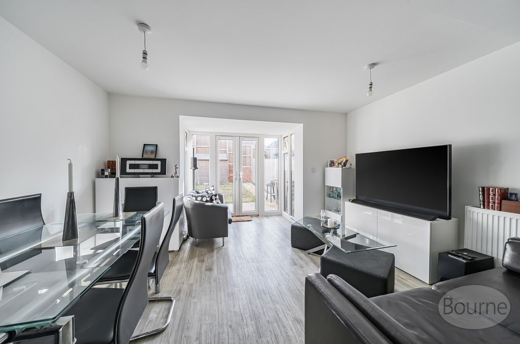 Property photo 3 of 24 Ffaf96F2-A65c-4F2...