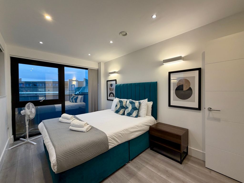 Property photo 3 of 27 Bedroom