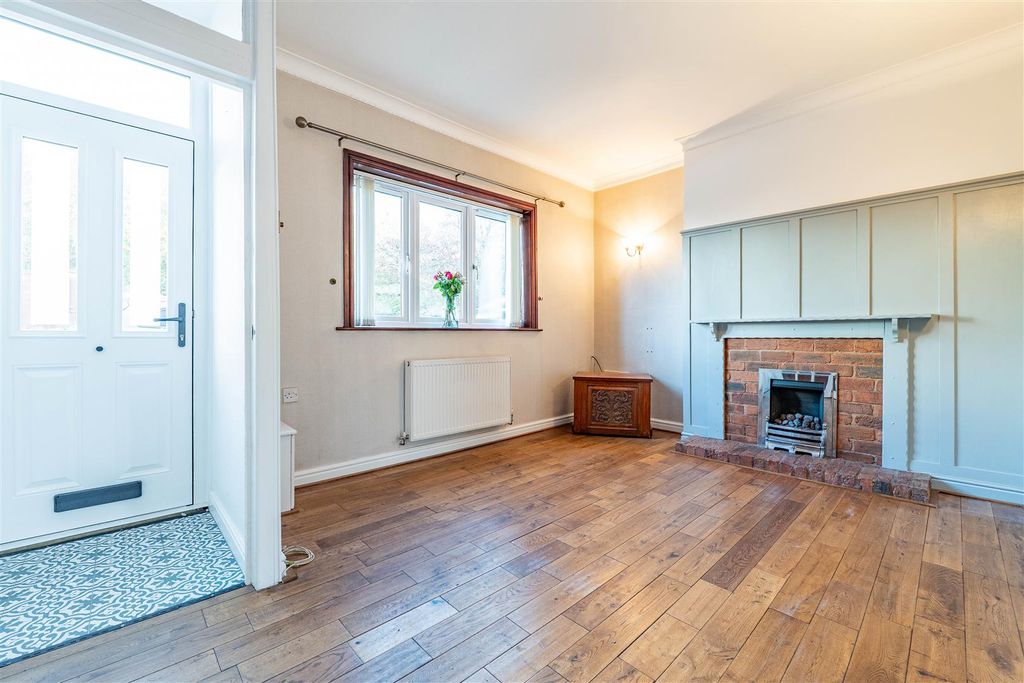 Property photo 2 of 25 Lounge