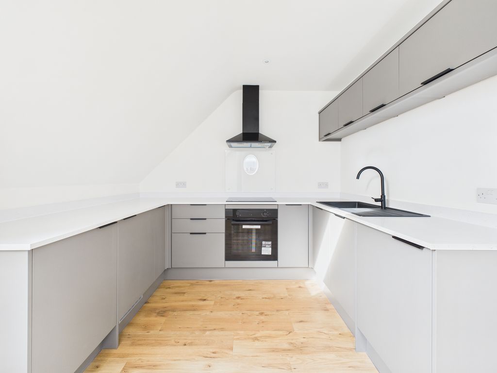 Property photo 1 of 8 Cam04938G0-Pr0320-Still001