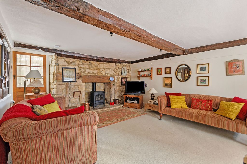 Property photo 3 of 23 Sitting Room