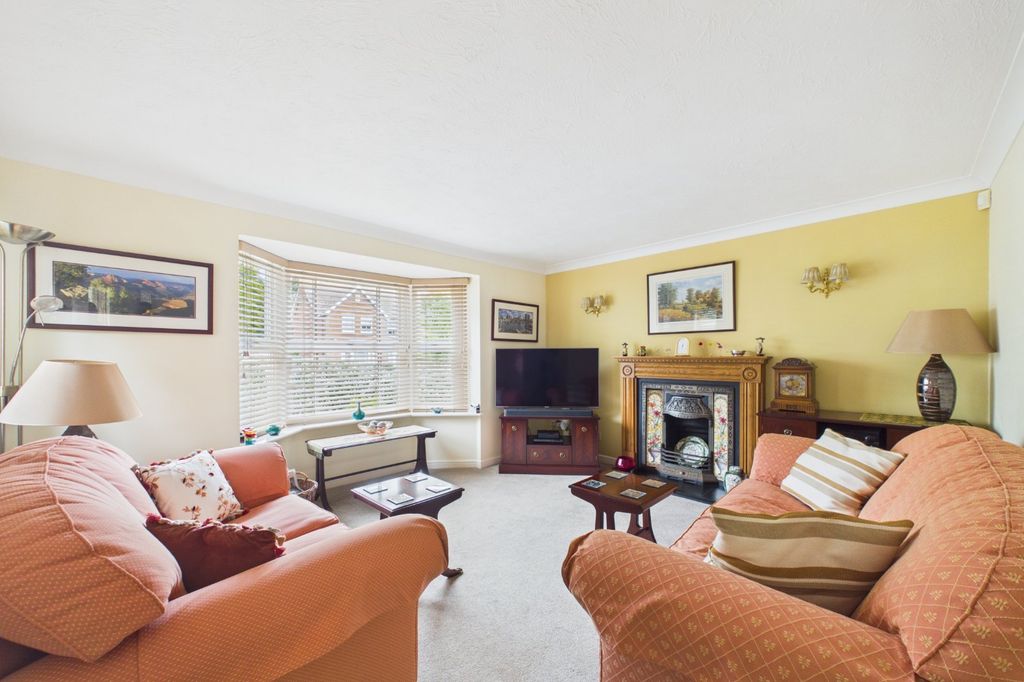 Property photo 2 of 15 Picture No. 17