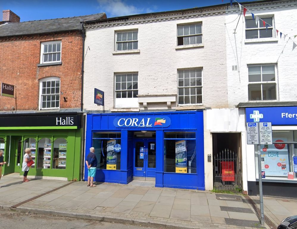 Property photo 1 of 4 Welshpool Â€“ 15/15A Broad Street, Powys Sy21 7Sd