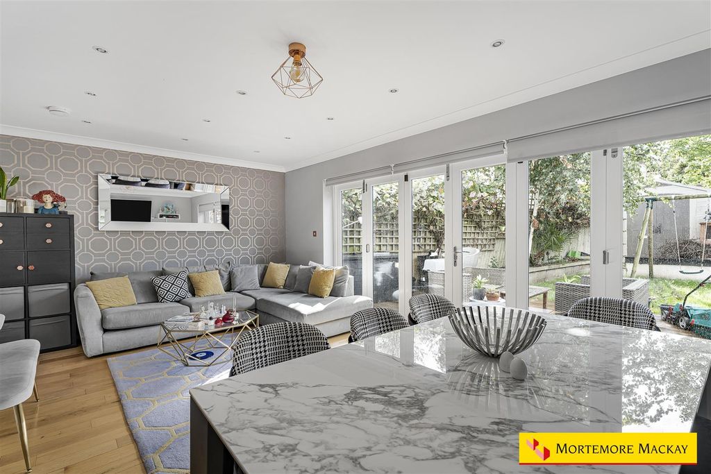 Property photo 3 of 24 7_63368_Watermarked.Jpg