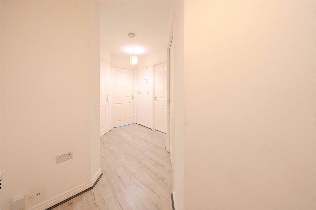 Property photo 2 of 11 Picture No. 24
