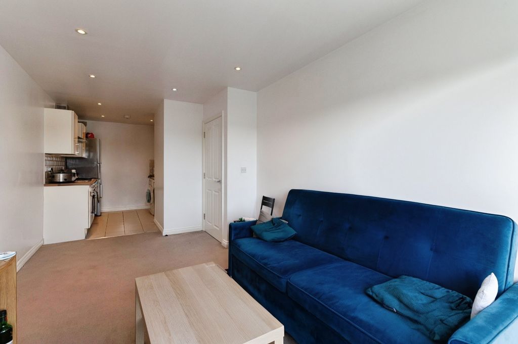 Property photo 3 of 9 Lounge