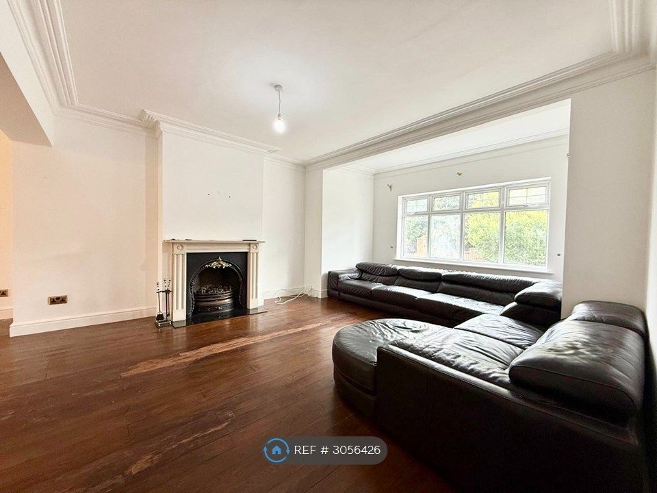Property photo 3 of 22