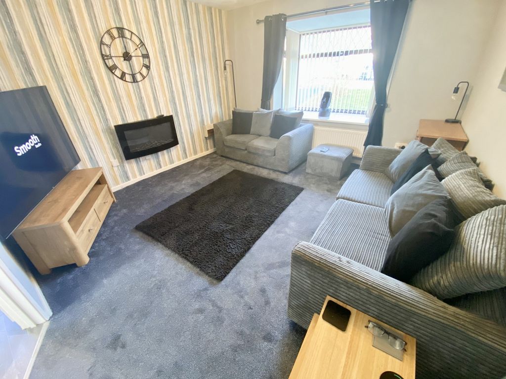 Property photo 2 of 6 Lounge