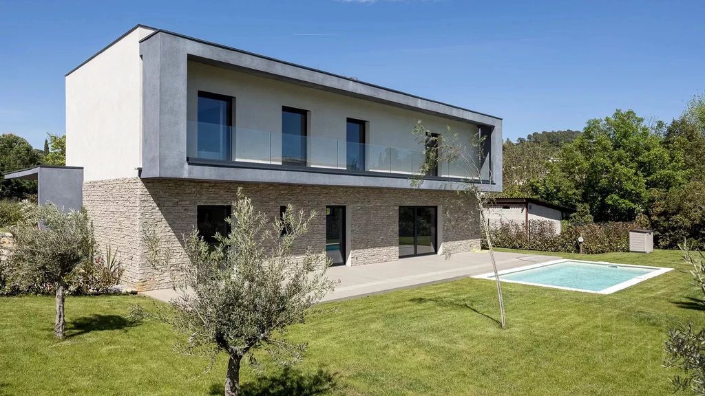 Property photo 2 of 7