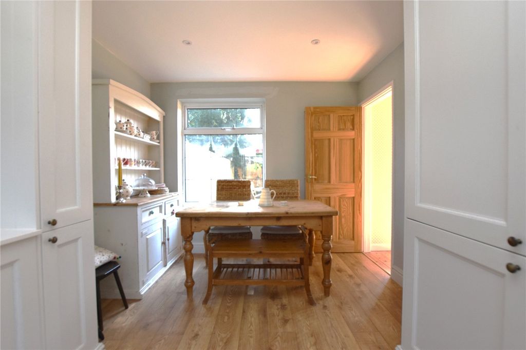 Property photo 3 of 17 Picture No. 04