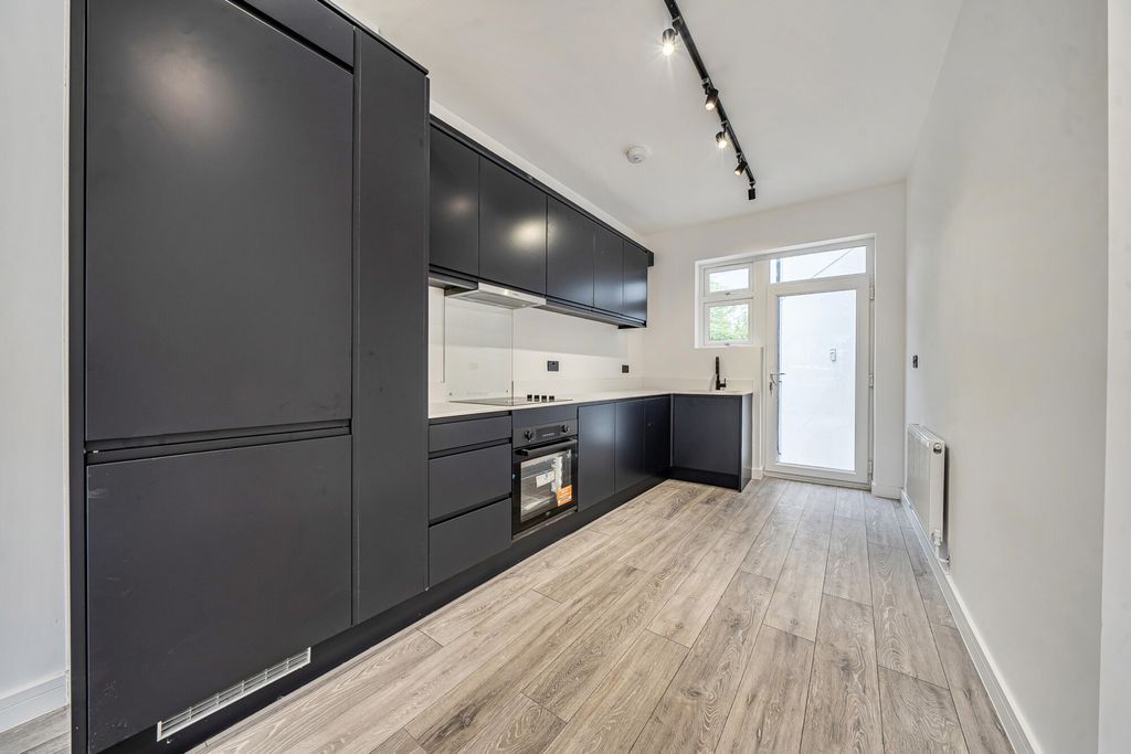 Property photo 2 of 21 1442238-15-69Dcec...