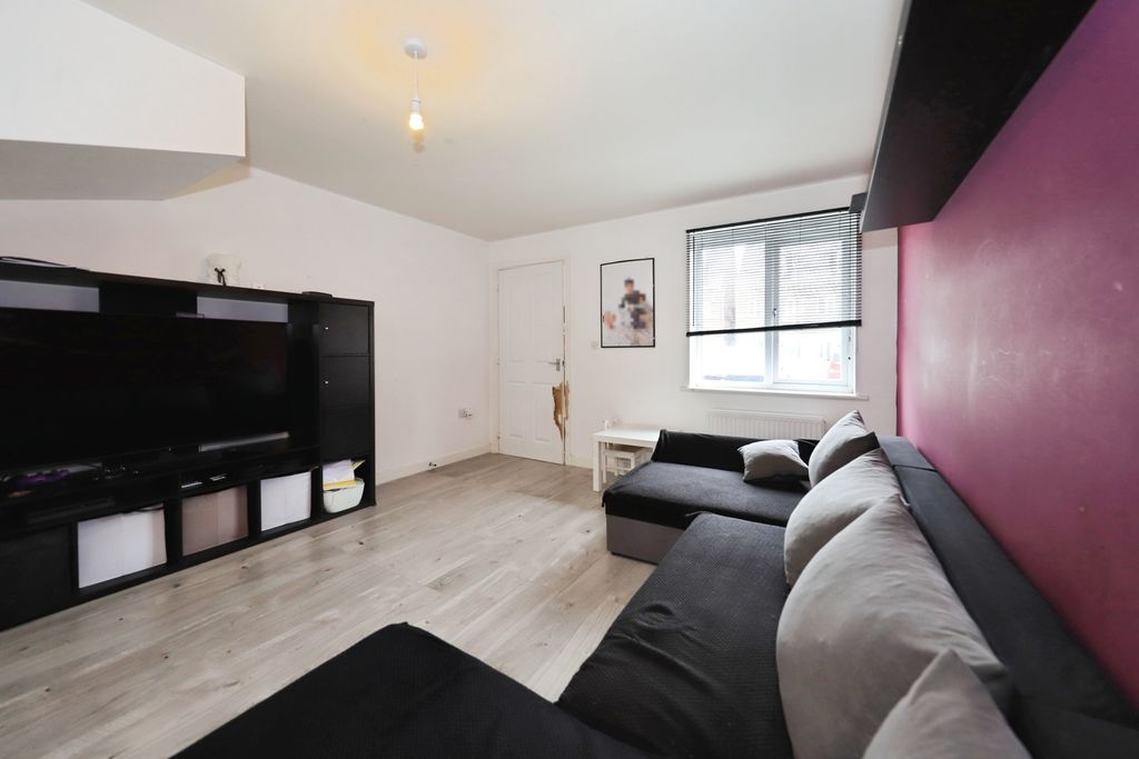 Property photo 2 of 17 Photo